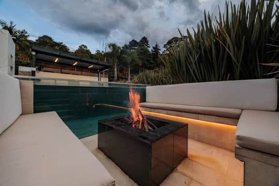 San Antonio Mansion | Jacuzzi | Fire Pit | Cinema - Image 2