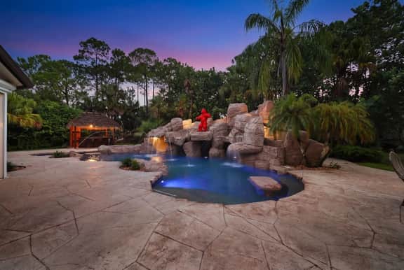 9-Hole Golf Estate | Pickleball | Lagoon & Spa - Image 3